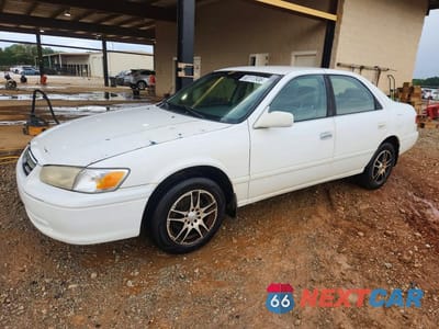 2001 TOYOTA CAMRY LE 4T1BF22KX1U959932 - główne zdjęcie licytacji z USA - miniatura