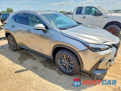 Czwarte zdjęcie samochodu z boku: 2025 LEXUS NX 350 BASE VIN:2T2AGCEZ1SC093267 - miniatura