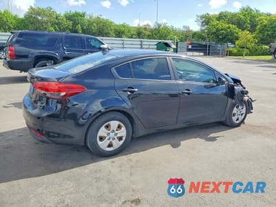 Trzecie zdjęcie samochodu z tyłu: 2017 KIA FORTE VIN:3KPFK4A73HE127593 - miniatura