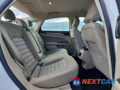 Zdjęcie 10 z 12 samochodu: 2019 FORD FUSION SE VIN:3FA6P0LU5KR188558 - miniatura