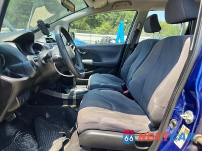 Zdjęcie 7 z 12 samochodu: 2010 HONDA FIT VIN:JHMGE8H28AC015333 - miniatura