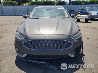 Piąte zdjęcie samochodu w środku: 2019 FORD FUSION TITANIUM VIN:3FA6P0SU1KR252015 - miniatura