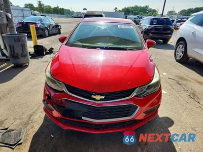 Piąte zdjęcie samochodu w środku: 2017 CHEVROLET CRUZE LT VIN:1G1BE5SM2H7221117 - miniatura