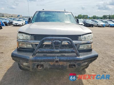 Piąte zdjęcie samochodu w środku: 2005 CHEVROLET SILVERADO K2500 HEAVY DUTY VIN:1GCHK29U75E217103 - miniatura
