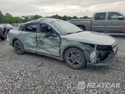 Czwarte zdjęcie samochodu z boku: 2025 KIA K4 LXS VIN:3KPFT4DE7SE008962 - miniatura
