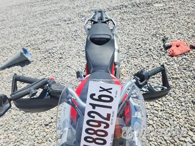 Piąte zdjęcie samochodu w środku: 2025 MOTO GUZZI V85 TT VIN:ZGUMLUA08SS000265 - miniatura
