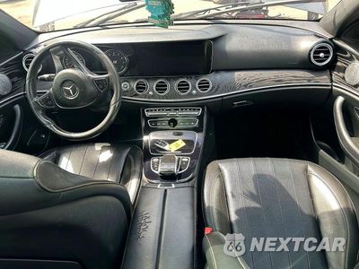 Piąte zdjęcie samochodu w środku: 2017 MERCEDES-BENZ E 300 4MATIC VIN:WDDZF4KB8HA079800 - miniatura