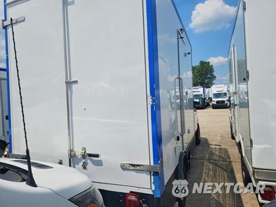 Trzecie zdjęcie samochodu z tyłu: 2023 FORD E350 REFRIGERATED TRUCK REFRIGERATED BOX TRUCK VIN:1FDWE3FK7PDD08447 - miniatura