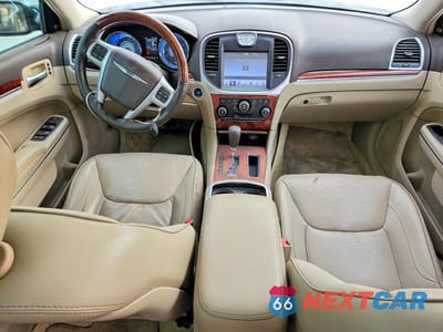 Zdjęcie 8 z 12 samochodu: 2011 CHRYSLER 300 LIMITED VIN:2C3CA5CGXBH536022 - miniatura