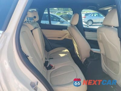 Zdjęcie 10 z 12 samochodu: 2018 BMW X1 XDRIVE28I VIN:WBXHT3C31J5K21440 - miniatura