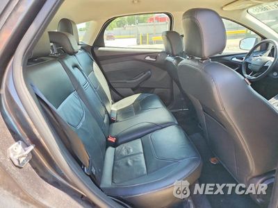 Zdjęcie 10 z 12 samochodu: 2015 FORD FOCUS SE VIN:1FADP3K20FL363683 - miniatura