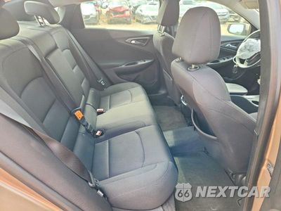 Zdjęcie 10 z 12 samochodu: 2018 CHEVROLET MALIBU LT VIN:1G1ZD5ST0JF203834 - miniatura