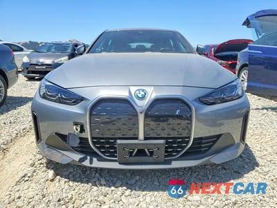 Piąte zdjęcie samochodu w środku: 2024 BMW I4 EDRIVE 35 VIN:WBY43AW06RFT21488 - miniatura