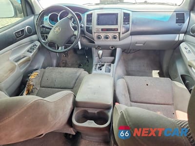 Zdjęcie 8 z 13 samochodu: 2005 TOYOTA TACOMA DOUBLE CAB PRERUNNER VIN:3TMJU62N25M001711 - miniatura