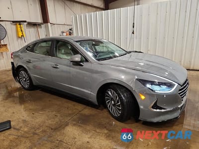 Czwarte zdjęcie samochodu z boku: 2023 HYUNDAI SONATA HYBRID SEL VIN:KMHL34JJ6PA058083 - miniatura