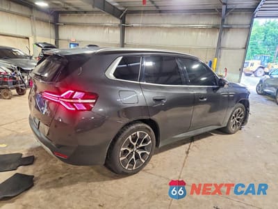 Trzecie zdjęcie samochodu z tyłu: 2025 BMW X3 30 XDRIVE VIN:5UX53GP07S9Z53314 - miniatura