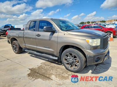 Czwarte zdjęcie samochodu z boku: 2013 TOYOTA TUNDRA DOUBLE CAB SR5 VIN:5TFRM5F17DX061724 - miniatura