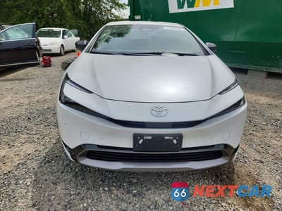 Piąte zdjęcie samochodu w środku: 2023 TOYOTA PRIUS XLE VIN:JTDADABU6P3003850 - miniatura