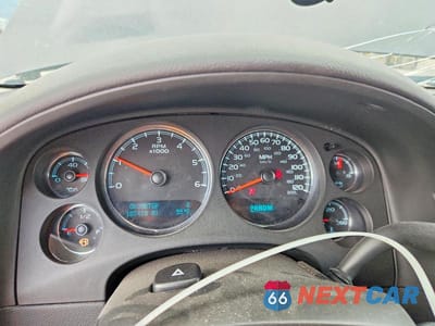 Zdjęcie 9 z 12 samochodu: 2010 CHEVROLET SUBURBAN K1500 LT VIN:1GNUKJE39AR158121 - miniatura