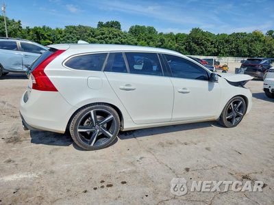 Trzecie zdjęcie samochodu z tyłu: 2016 VOLVO V60 T6 R-DESIGN VIN:YV1902SS6G1300545 - miniatura
