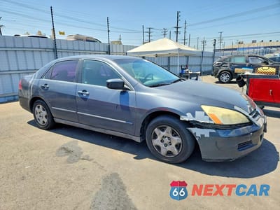 Czwarte zdjęcie samochodu z boku: 2006 HONDA ACCORD LX VIN:1HGCM56456A046341 - miniatura