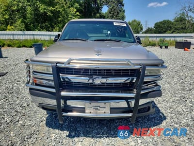 Piąte zdjęcie samochodu w środku: 2000 CHEVROLET SILVERADO C1500 VIN:2GCEC19T9Y1223511 - miniatura