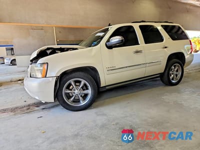 2010 CHEVROLET TAHOE K1500 LTZ 1GNUKCE06AR105684 - główne zdjęcie licytacji z USA - miniatura