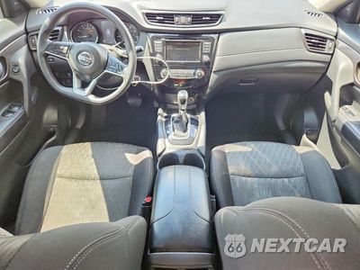 Zdjęcie 8 z 13 samochodu: 2019 NISSAN ROGUE S VIN:5N1AT2MV8KC832809 - miniatura