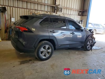 Trzecie zdjęcie samochodu z tyłu: 2024 TOYOTA RAV4 HYBRID XLE VIN:2T3RWRFV4RW214057 - miniatura
