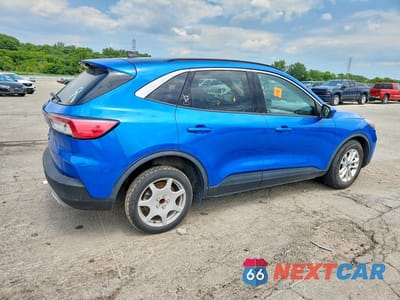 Trzecie zdjęcie samochodu z tyłu: 2020 FORD ESCAPE SE VIN:1FMCU0G67LUC56995 - miniatura