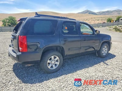 Trzecie zdjęcie samochodu z tyłu: 2013 GMC YUKON SLE VIN:1GKS1AE03DR288865 - miniatura