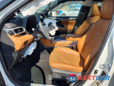 Zdjęcie 7 z 14 samochodu: 2025 TOYOTA HIGHLANDER PLATINUM VIN:5TDKDRBH9SS580255 - miniatura