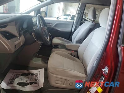 Zdjęcie 7 z 14 samochodu: 2017 TOYOTA SIENNA LE VIN:5TDKZ3DC7HS776722 - miniatura