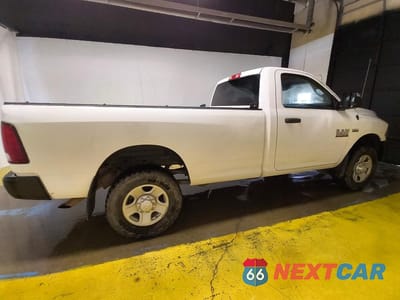 Trzecie zdjęcie samochodu z tyłu: 2014 RAM 2500 ST VIN:3C6LR5AT3EG319122 - miniatura