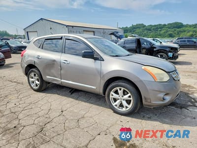 Czwarte zdjęcie samochodu z boku: 2011 NISSAN ROGUE S VIN:JN8AS5MT0BW165406 - miniatura