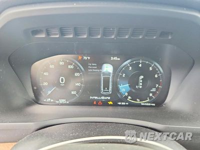 Zdjęcie 9 z 14 samochodu: 2022 VOLVO XC90 T6 MOMENTUM VIN:YV4A221K1N1836411 - miniatura