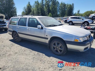 Czwarte zdjęcie samochodu z boku: 2000 VOLVO V70 XC VIN:YV1LZ56D0Y2729037 - miniatura