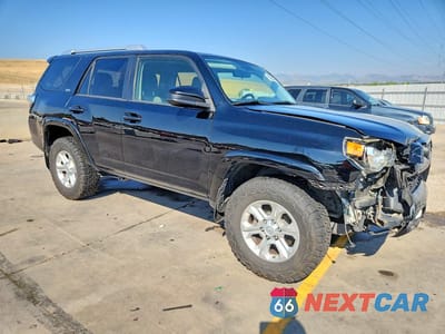 Czwarte zdjęcie samochodu z boku: 2014 TOYOTA 4RUNNER SR5 VIN:JTEBU5JR3E5185044 - miniatura