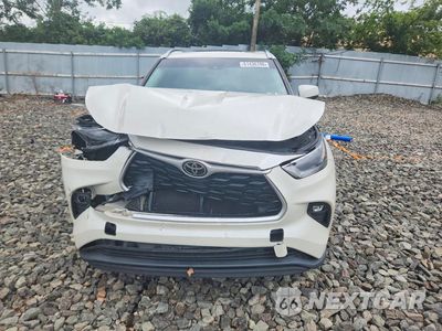 Piąte zdjęcie samochodu w środku: 2021 TOYOTA HIGHLANDER XLE VIN:5TDHZRBH3MS534967 - miniatura