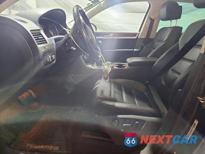 Zdjęcie 7 z 13 samochodu: 2016 VOLKSWAGEN TOUAREG TDI VIN:WVGEP9BP0GD001972 - miniatura