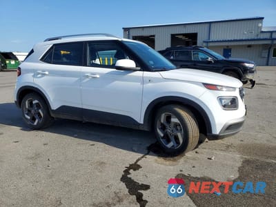 Czwarte zdjęcie samochodu z boku: 2021 HYUNDAI VENUE SEL VIN:KMHRC8A35MU093954 - miniatura