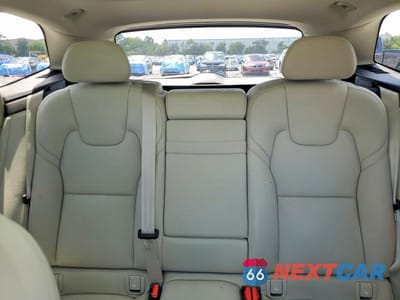 Zdjęcie 10 z 13 samochodu: 2018 VOLVO XC60 T6 MOMENTUM VIN:YV4A22RK2J1041687 - miniatura