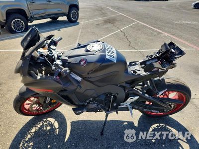 Trzecie zdjęcie samochodu z tyłu: 2021 HONDA CBR1000 RR VIN:JH2SC7718MK400025 - miniatura