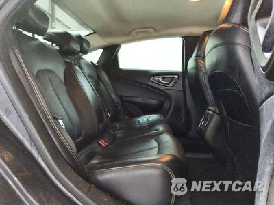 Zdjęcie 10 z 12 samochodu: 2015 CHRYSLER 200 C VIN:1C3CCCCG9FN510023 - miniatura