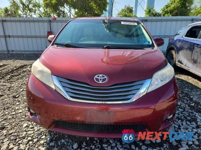 Piąte zdjęcie samochodu w środku: 2014 TOYOTA SIENNA XLE 7-PASSENGER VIN:5TDDK3DC5ES078618 - miniatura