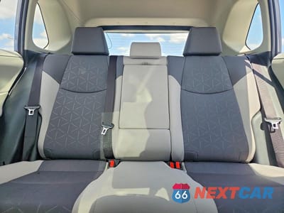 Zdjęcie 10 z 13 samochodu: 2024 TOYOTA RAV4 HYBRID XLE VIN:JTMRWRFV1RD270941 - miniatura