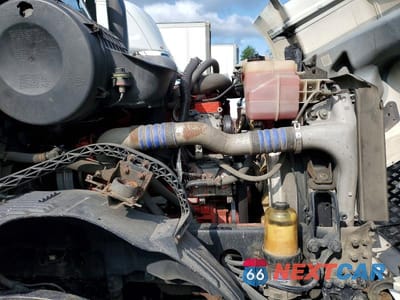 Zdjęcie 10 z 12 samochodu: 2016 VOLVO VNL SEMI TRUCK VIN:4V4N39TG7GN965658 - miniatura