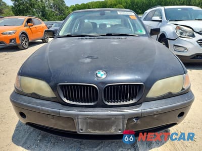 Piąte zdjęcie samochodu w środku: 2004 BMW 325 I VIN:WBAEV33464KR28507 - miniatura