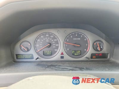Zdjęcie 9 z 12 samochodu: 2002 VOLVO V70 XC VIN:YV1SZ58D421056792 - miniatura