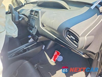 Zdjęcie 8 z 12 samochodu: 2017 TOYOTA PRIUS TWO VIN:JTDKBRFU4H3053912 - miniatura